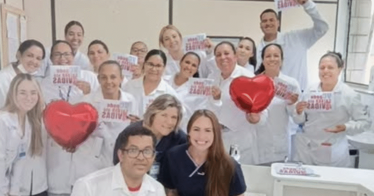 Alunos do SENAC realizam visita técnica e doam sangue no Hemocentro