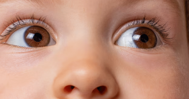 No Dia Mundial da Visão, médico ensina como uma foto pode revelar o câncer ocular infantil