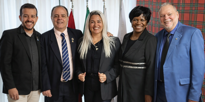 Lideranças do Rotary Club de Vera Cruz visitaram o grupo 