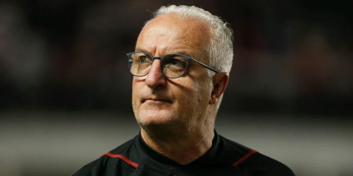 Dorival Júnior está de volta ao São Paulo. O treinador assinou contrato até dezembro de 2026 e substitui Roger Machado. Com o título da Copa do Brasil de 2023 no currículo pelo clube, Dorival assume o desafio de buscar o título do Brasileirão e da Sul-Americana.