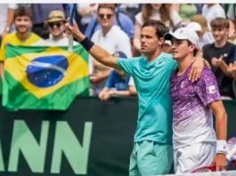 João Fonseca fica com o vice na chave de duplas do ATP 500 de Halle