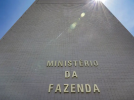 Tensão Diplomática: Brasil Rebate Ofensiva Comercial Americana e Denuncia Conspiração Política